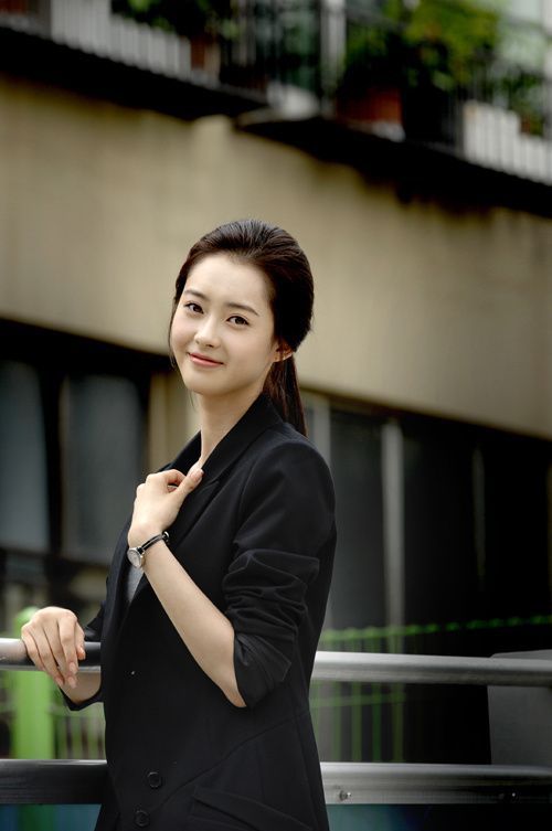 逼女儿出钱养废物弟弟