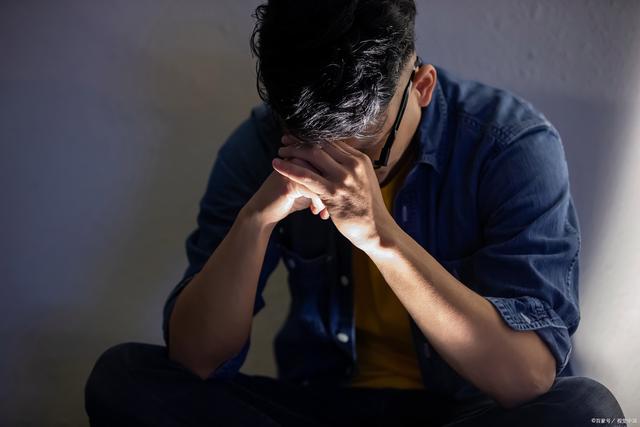 老婆怀了发小的孩子后，我笑疯了
