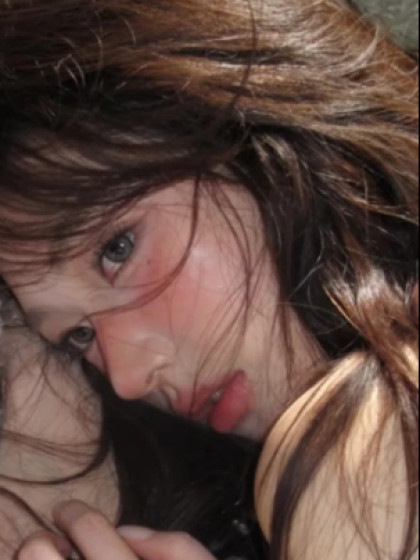 带礼物回家过年，却发现出差老公有了新婚妻子